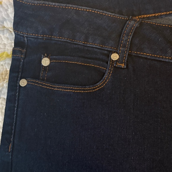 Tag - Picture 11 of 14